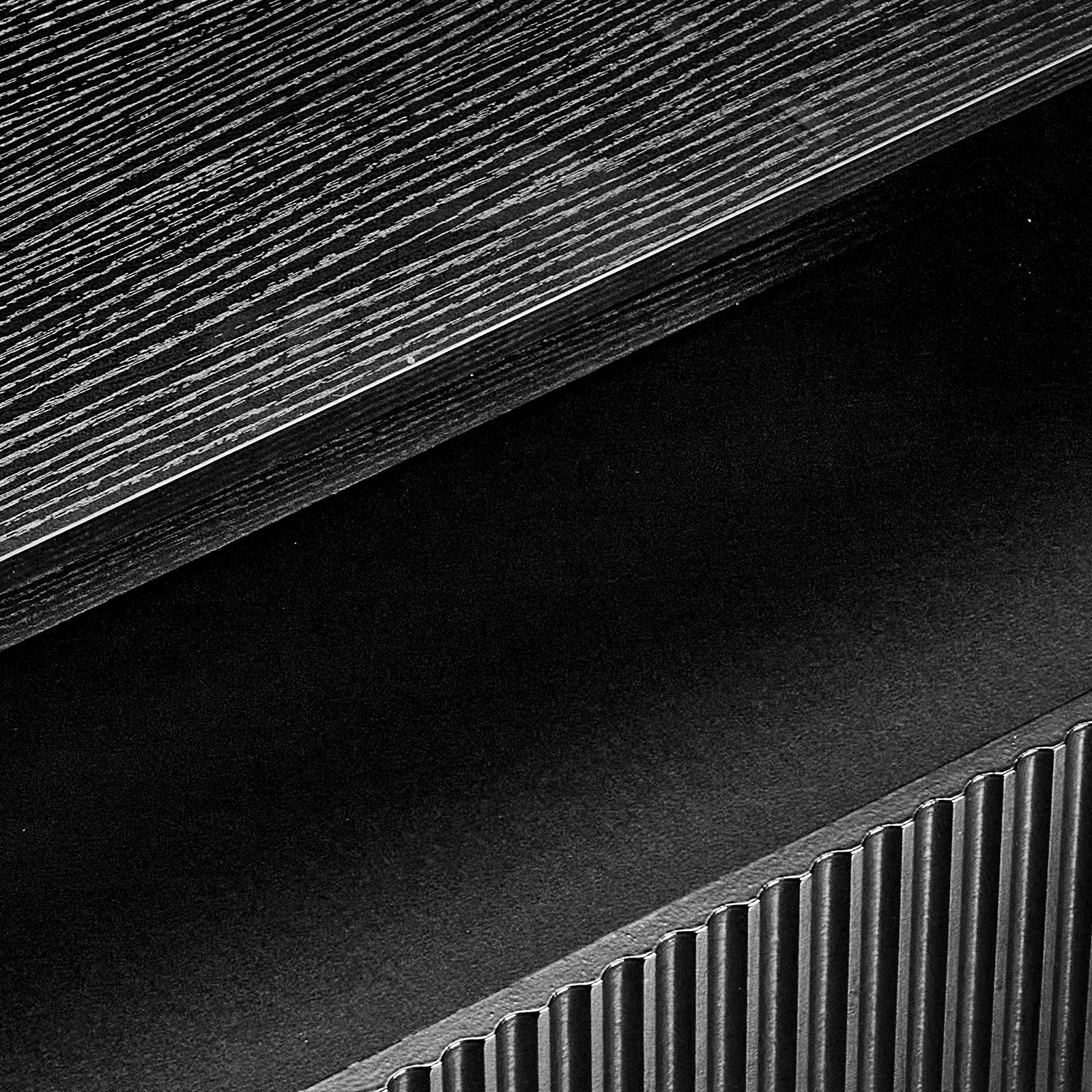Handleless Grille-Finished 3-Drawer Bedside Table P2 Particleboard + MDF & Melamine Veneer + Thermoformed Drawer Cabinet 23.62*12.99*22.05in Black view 7