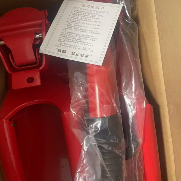 20L US Standard Cold-rolled Plate Petrol Diesel Can Gasoline Bucket with Oil Pipe Red 2 Pairs of Gloves view 5