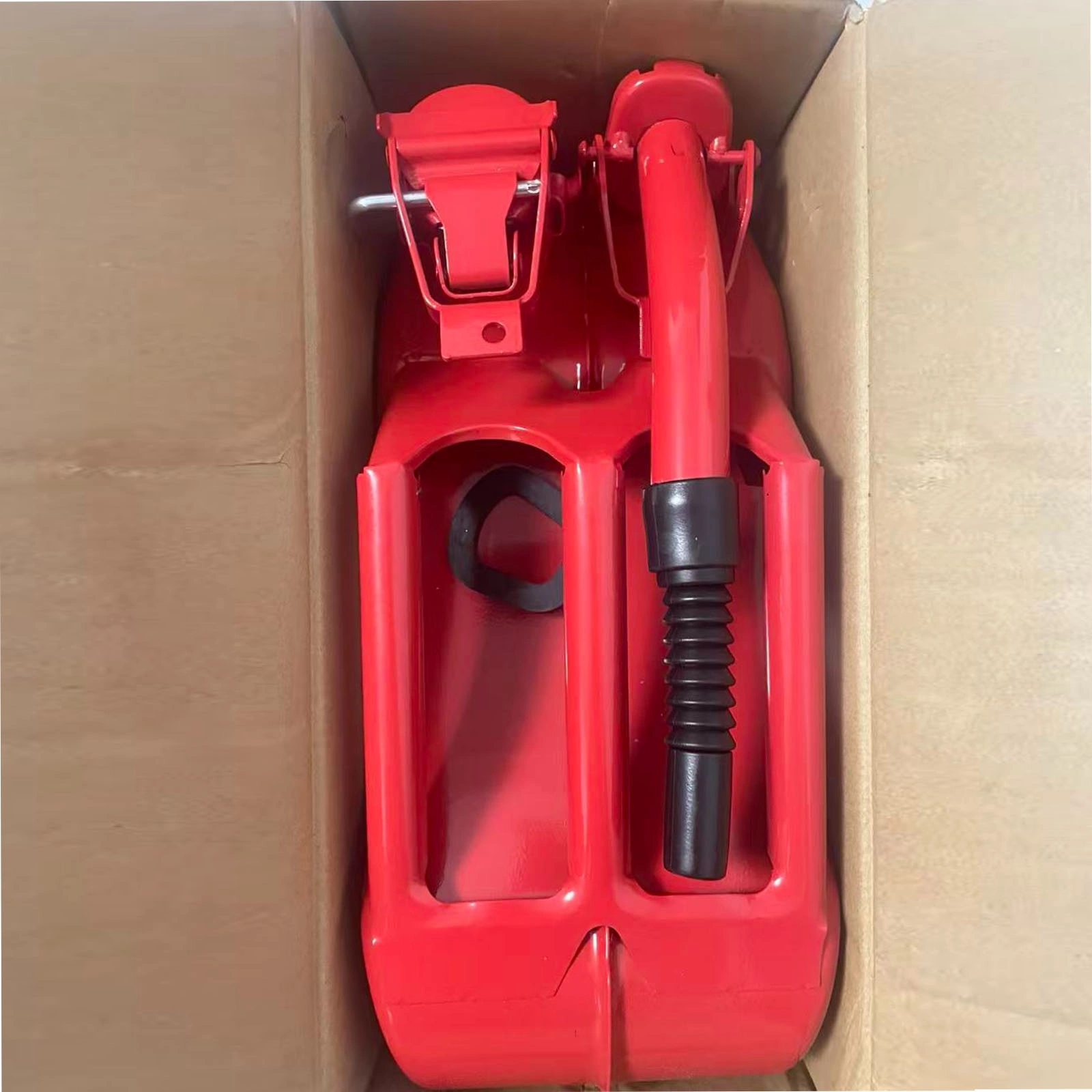 20L US Standard Cold-rolled Plate Petrol Diesel Can Gasoline Bucket with Oil Pipe Red 2 Pairs of Gloves view 8