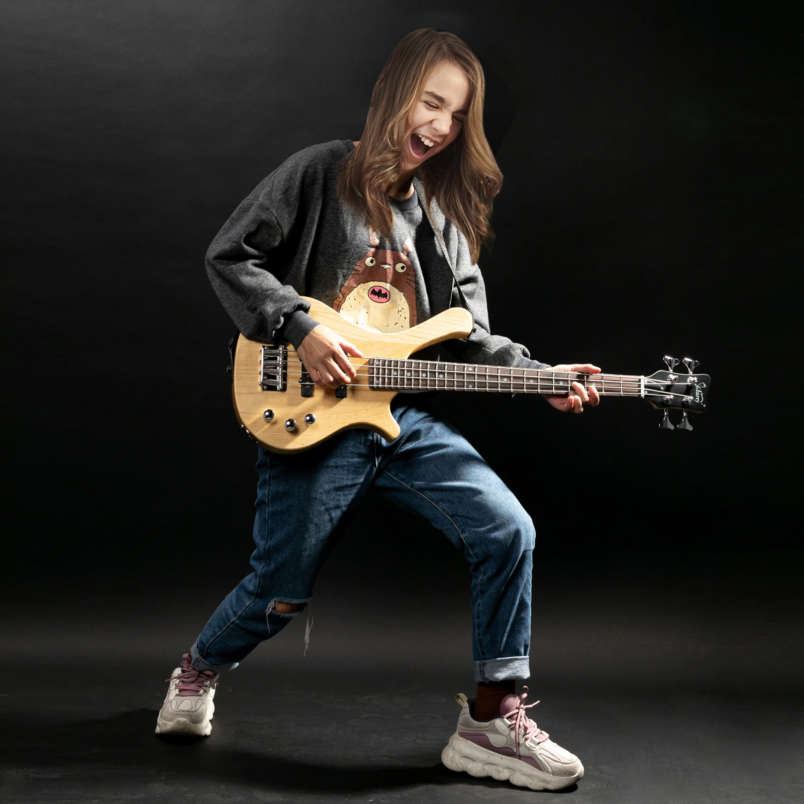GW101 36in Small Scale Electric Bass Guitar Suit With Mahogany Body SS Pickups, Guitar Bag, Strap, Cable Burlywood view 6