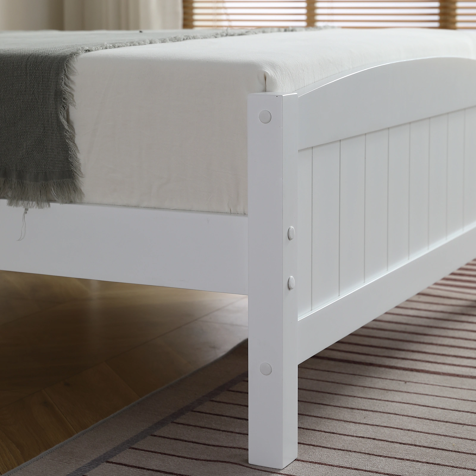 FCH Twin Pine Single-Layer Core Vertical Stripe Full-Board Curved Bed Head With The Same Bed Foot White Wooden Bed view 16