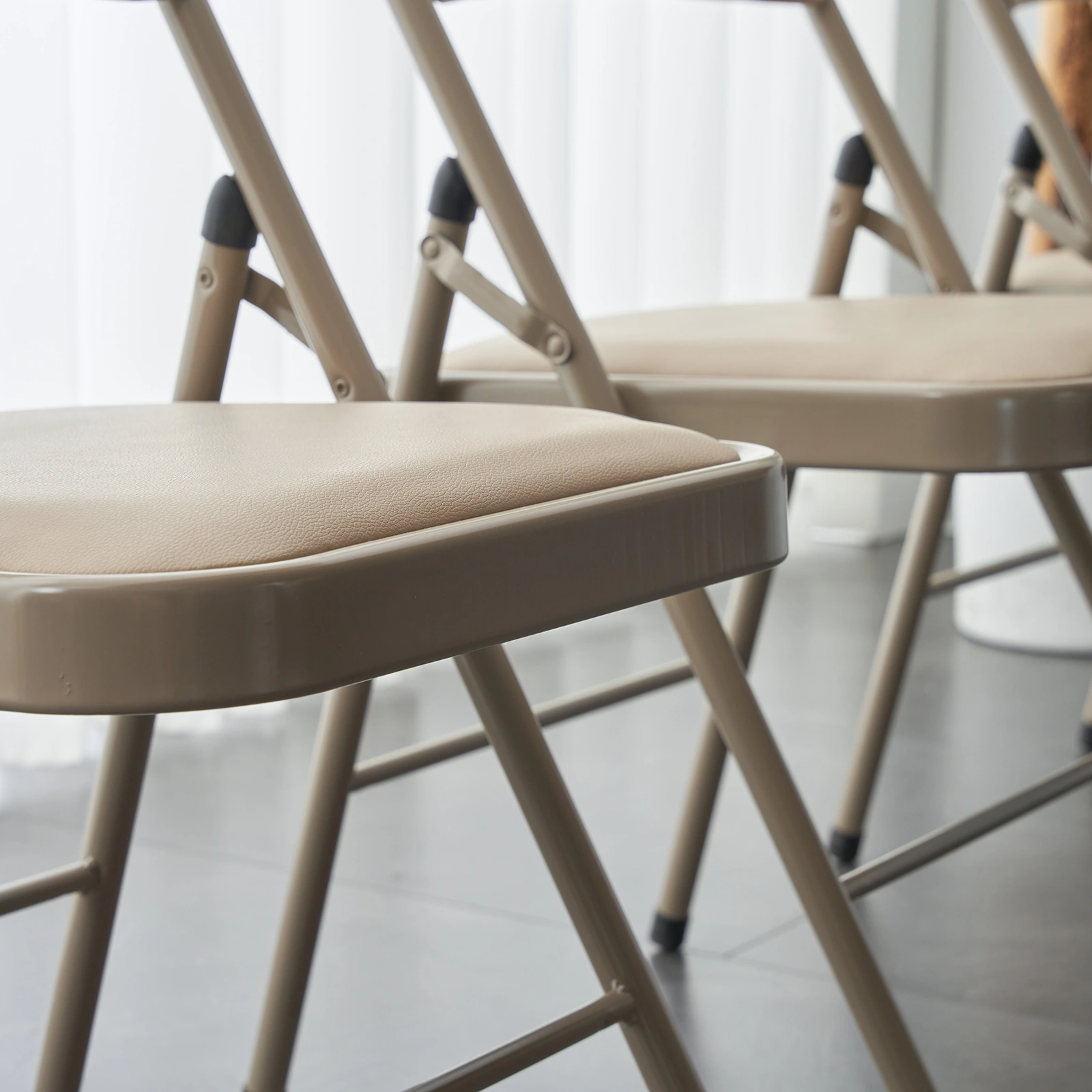 4pcs Elegant Foldable Iron & PVC Chairs for Convention & Exhibition Light Brown view 28